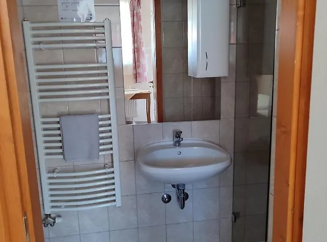 לינה וארוחת בוקר Thermal Panzio